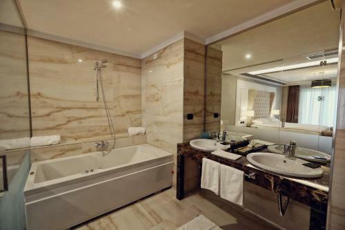 Premium Beach Hotel