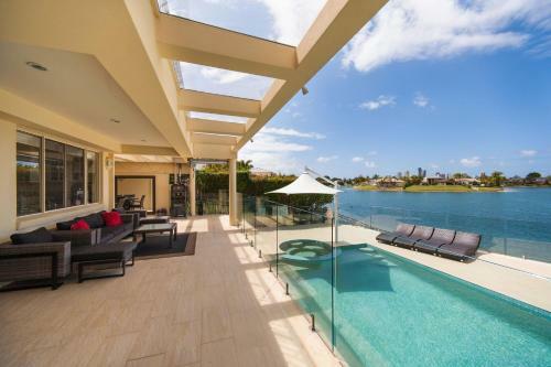 Broadbeach Waterfront Holiday House