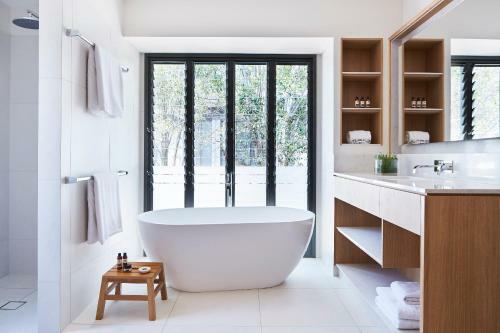 Hotel Elements Of Byron - Mgallery By Sofitel