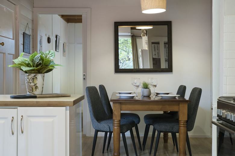 Viola @ Hepburn Springs