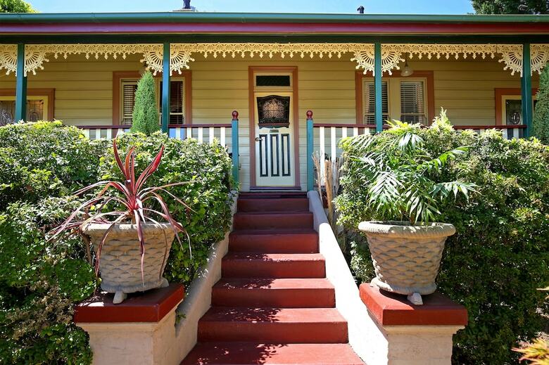 Bed & Breakfast Lurline House