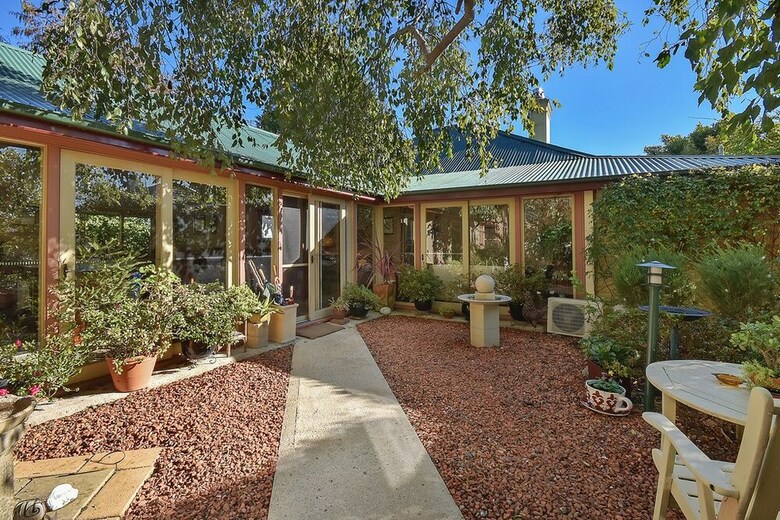 Bed & Breakfast Lurline House