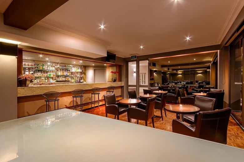 Crest On Barkly Serviced Apartments