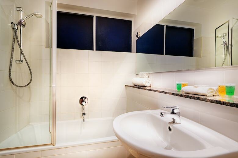 Crest On Barkly Serviced Apartments