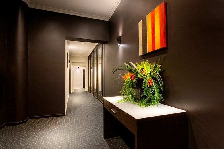Crest On Barkly Serviced Apartments