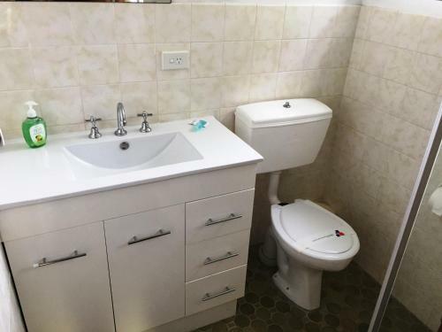 Flat 1/3 Bay Lane