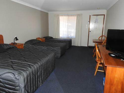 Asters On James Motor Inn