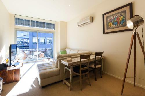 Tennyson - Beyond A Room Private Apartments