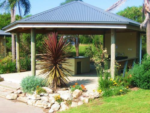Aparthotel Phillip Island Surf And Circuit Accommodation