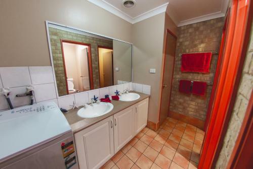 Yot Spot Apartments