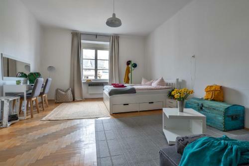 S14 - Rooms & Apartments