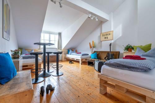 S14 - Rooms & Apartments