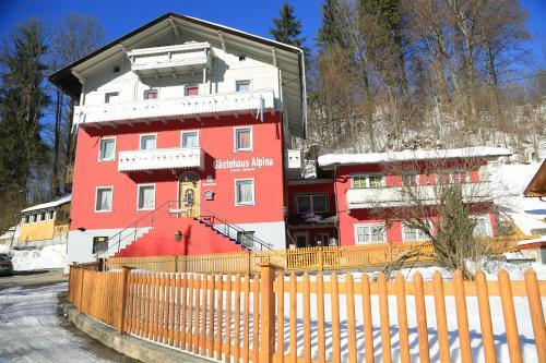 Hostal G�stehaus Alpina