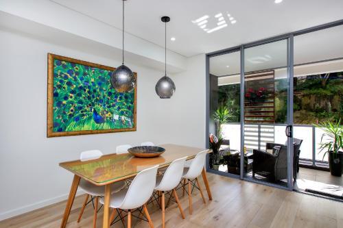 Balmain Rozelle Luxury 2 Bed Self Contained Apartment (105lil)