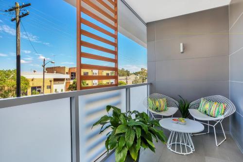 Balmain Rozelle Luxury 2 Bed Self Contained Apartment (105lil)