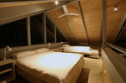 Hostal Bombah Point Eco Cottages