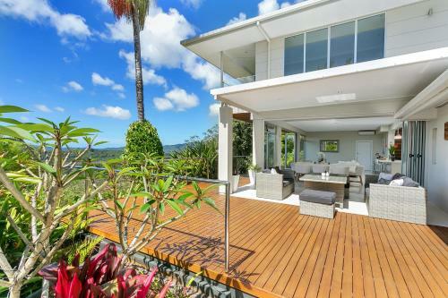 Hilltop Rainforest Retreat
