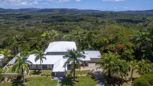 Hilltop Rainforest Retreat
