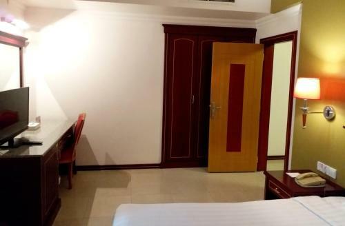 Taj Plaza Hotel