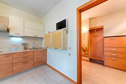 Arenda Apartments - Surganova,5a