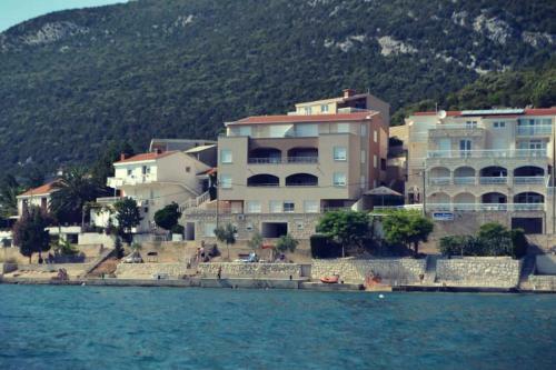 Apartments Domane Nenad