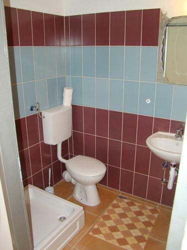 Hostal Pansion Luburi? Apartmens & Rooms
