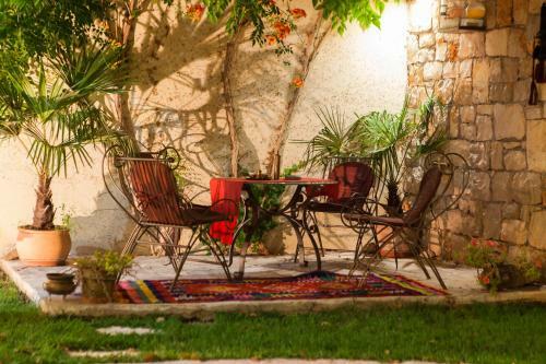 Hostal Villa Mike
