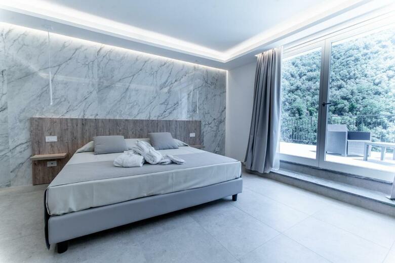 Hotel Lago Bin