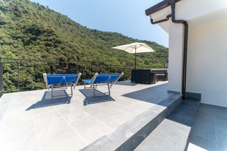 Hotel Lago Bin