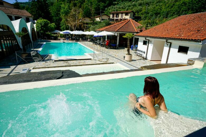 Hotel Lago Bin