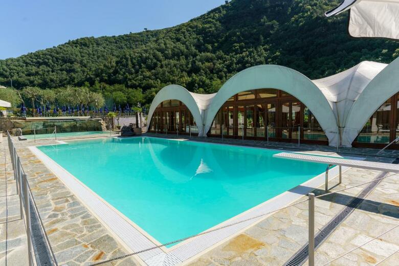 Hotel Lago Bin