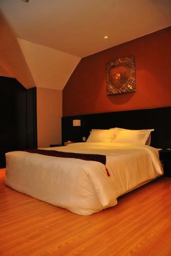 Tat Place Hotel