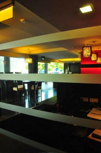 Tat Place Hotel
