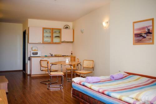 Apartamentos Sea View Rental Front Beach