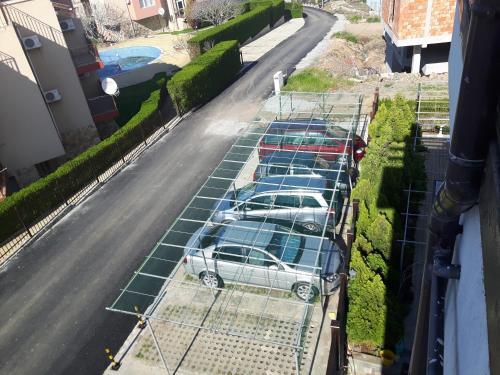 Apartments In Sunny Hill 3 Complex