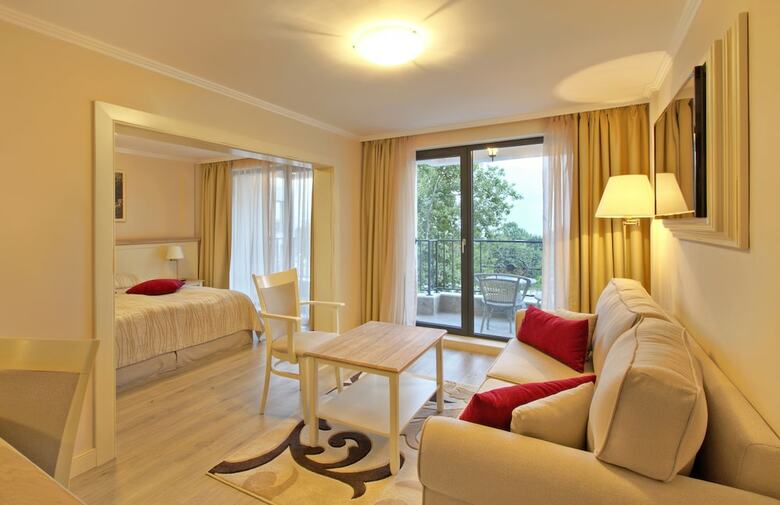 White Rock Castle Suite Hotel & Spa