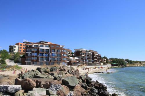 Single Apartments In Akrotiria
