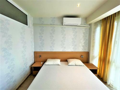 Miramar Front Beach Self Catering Apartments