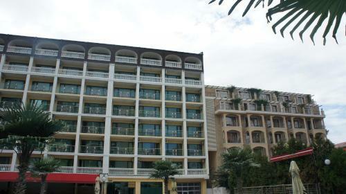 Miramar Front Beach Self Catering Apartments