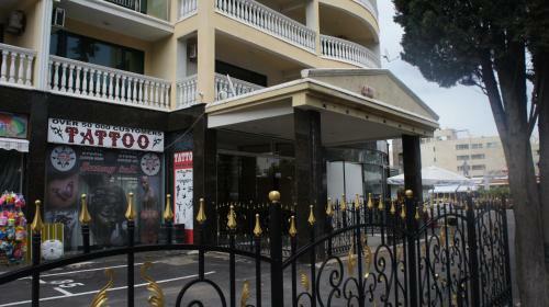 Miramar Front Beach Self Catering Apartments