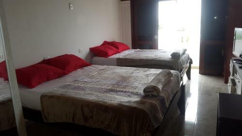 Hostal Pousada Cabe�udas