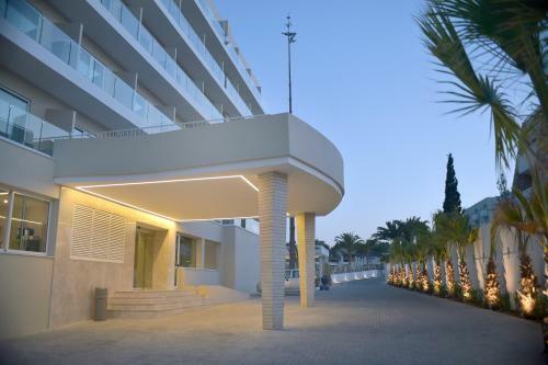 Sunrise Gardens Aparthotel