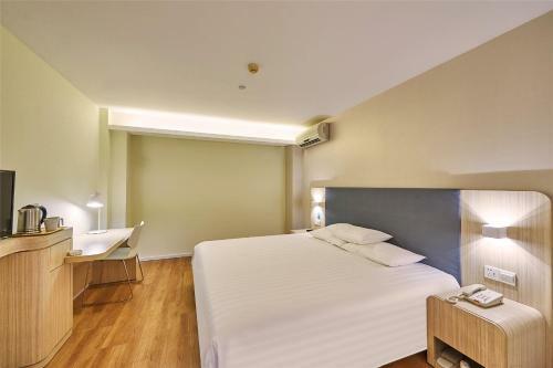 Hotel Hanting Express Wuhan Optics Valley Pedestrian Street