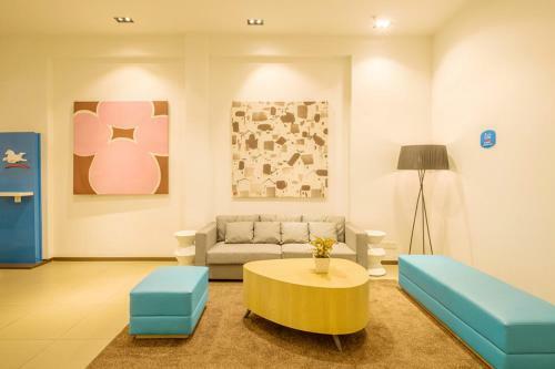 Hotel Hanting Express Wuhan Optics Valley Pedestrian Street