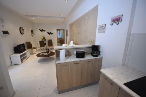 In City Deluxe Apartments