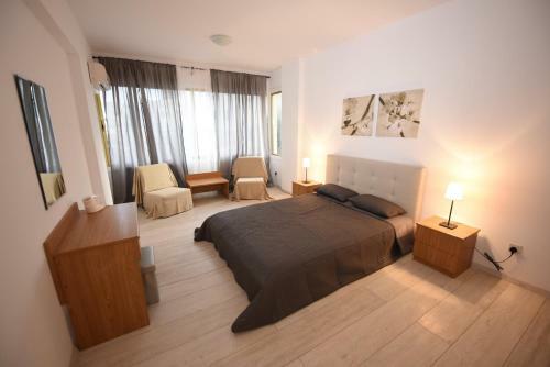 In City Deluxe Apartments