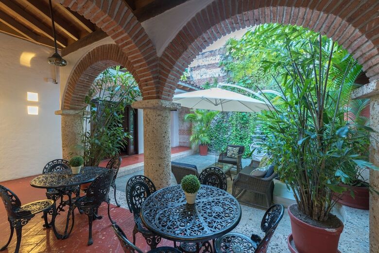 Hotel Casa De Los Reyes By Hmc