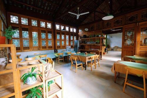 Hotel Nirvana Organic Farm Inn