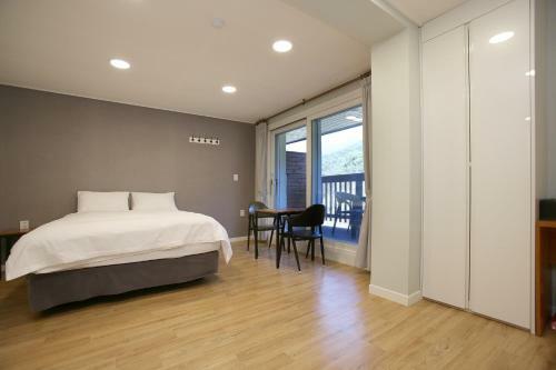 Lodge Jirisan Park Healing Pension