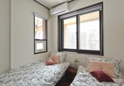 Hostal Jiwoljang Guesthouse